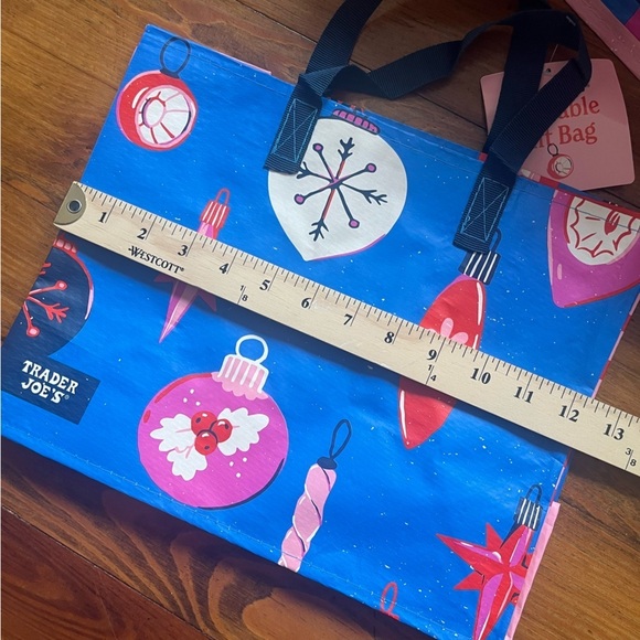 NWT Trader Joes 3 Reusable Holiday Christmas Gift Tote Bags - Picture 12 of 14